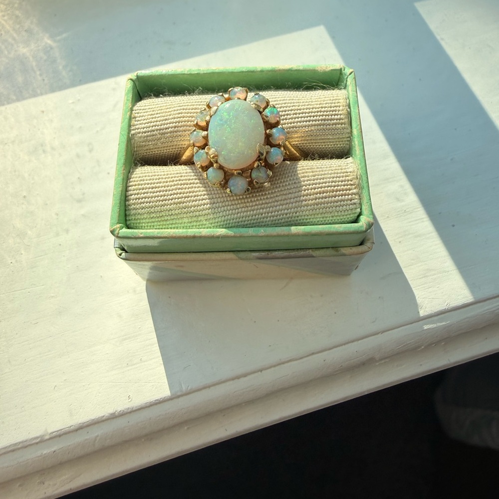 Vintage 14k Gold Opal Ring ( NO bundle discounts please) - Picture 2 of 11